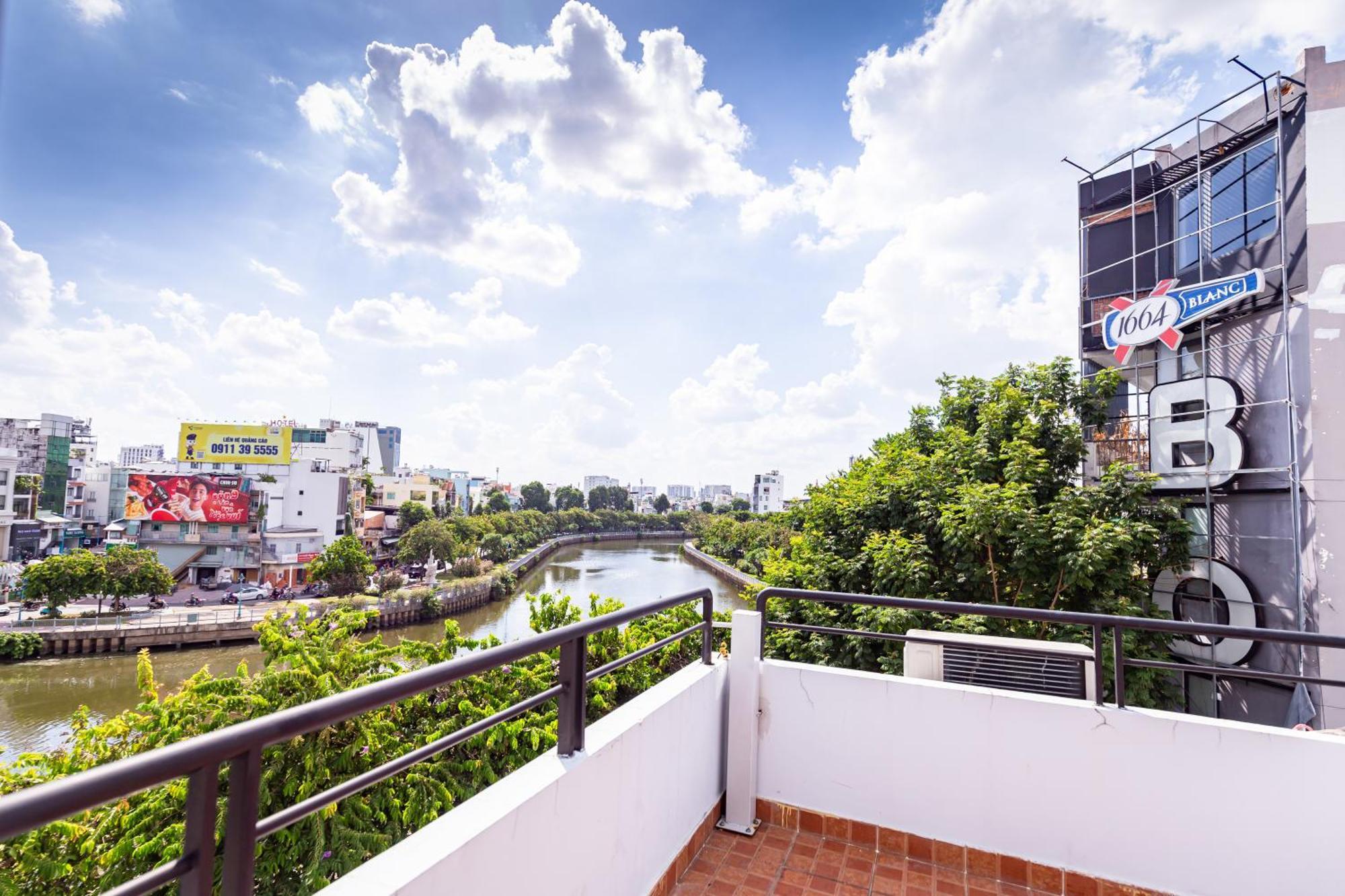 Cozy Riverview Of Livinginn Cidade de Ho Chi Minh Exterior foto